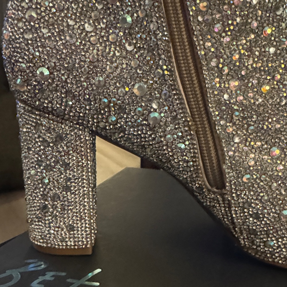 🔥Betsey Johnson🔥SB CADY RHINESTONE Silver Crystal-Studded Ankle Booties🔥NEW - Picture 8 of 16